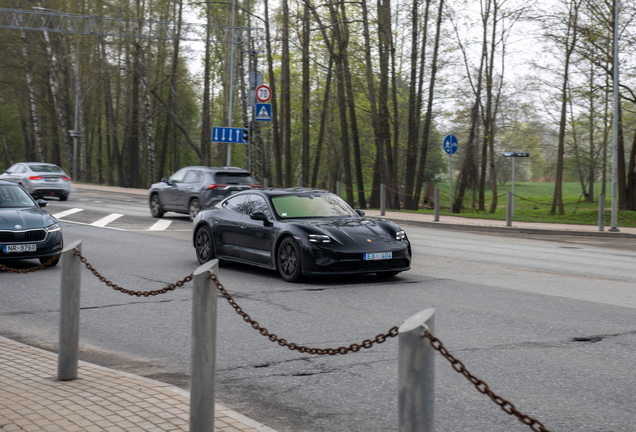 Porsche Taycan GTS