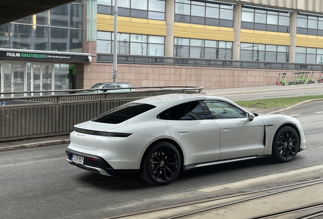 Porsche Taycan Turbo