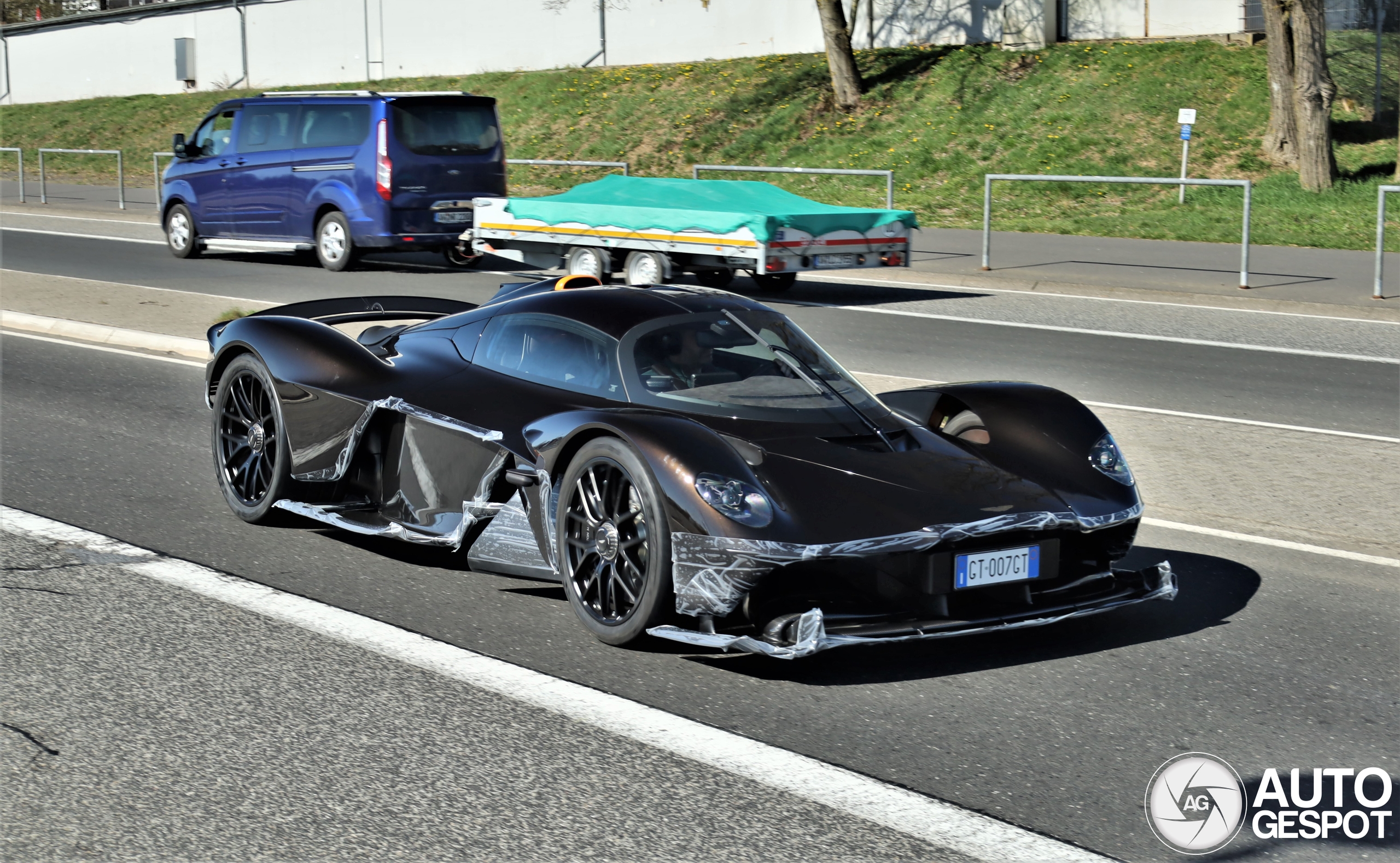 Weer een Aston Martin Valkyrie klaar voor aflevering