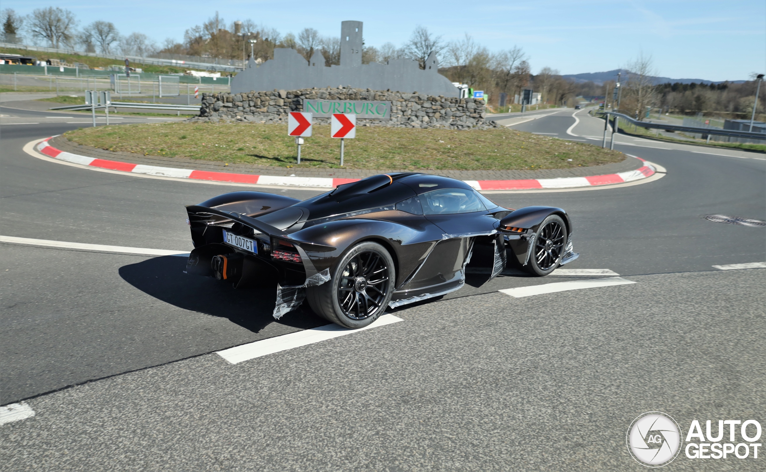 Weer een Aston Martin Valkyrie klaar voor aflevering