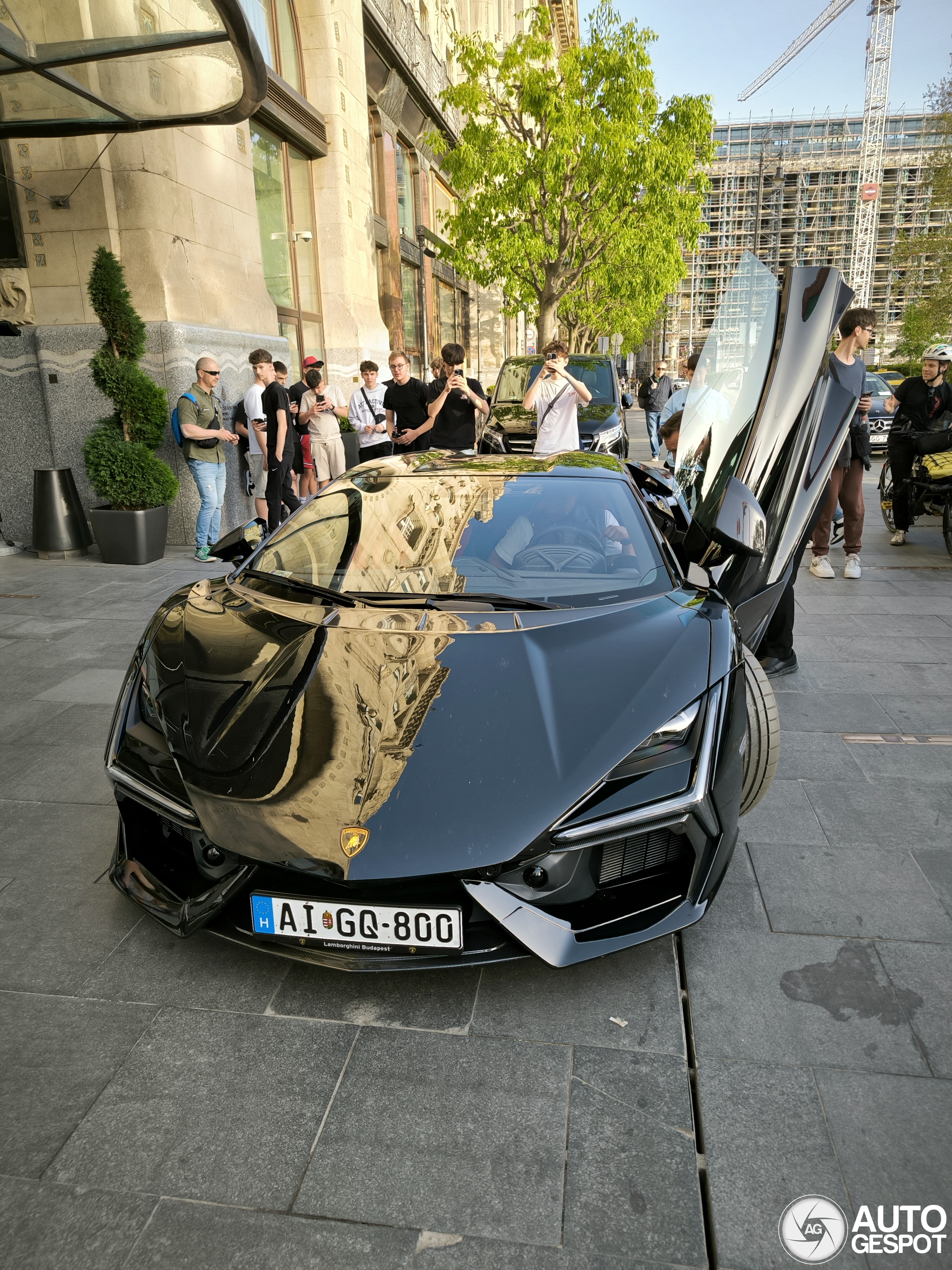 Lamborghini Revuelto
