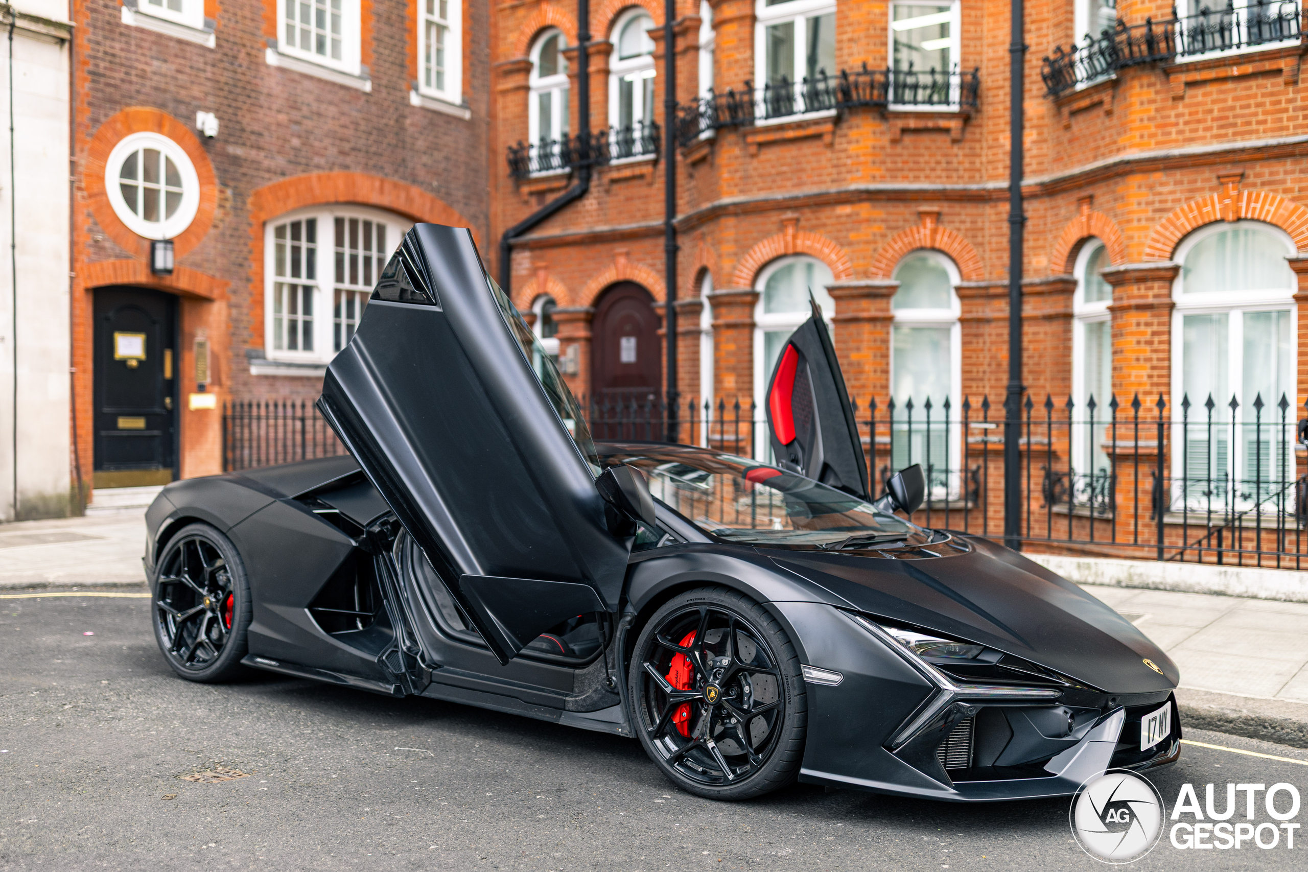 Lamborghini Revuelto
