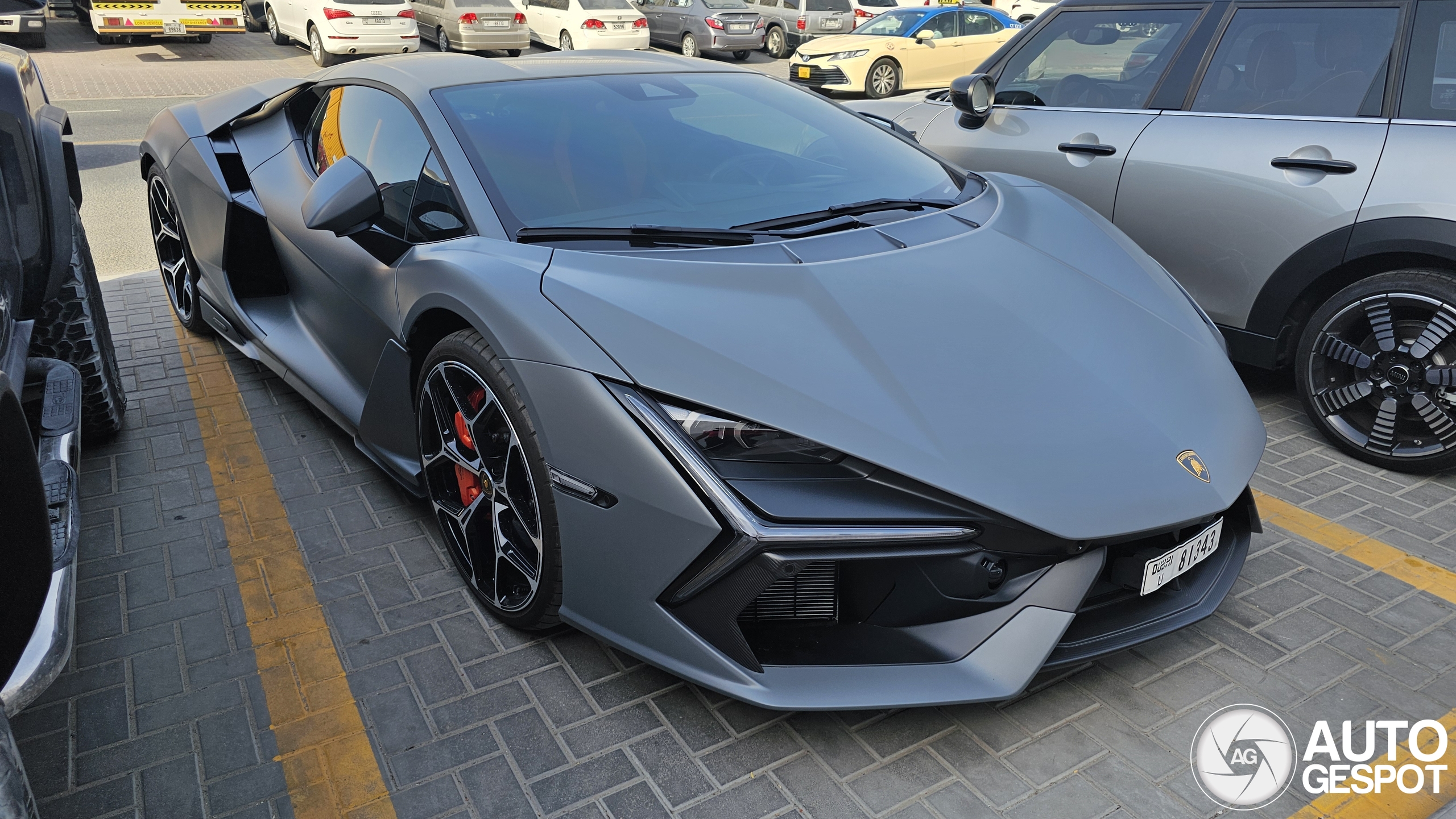 Lamborghini Revuelto