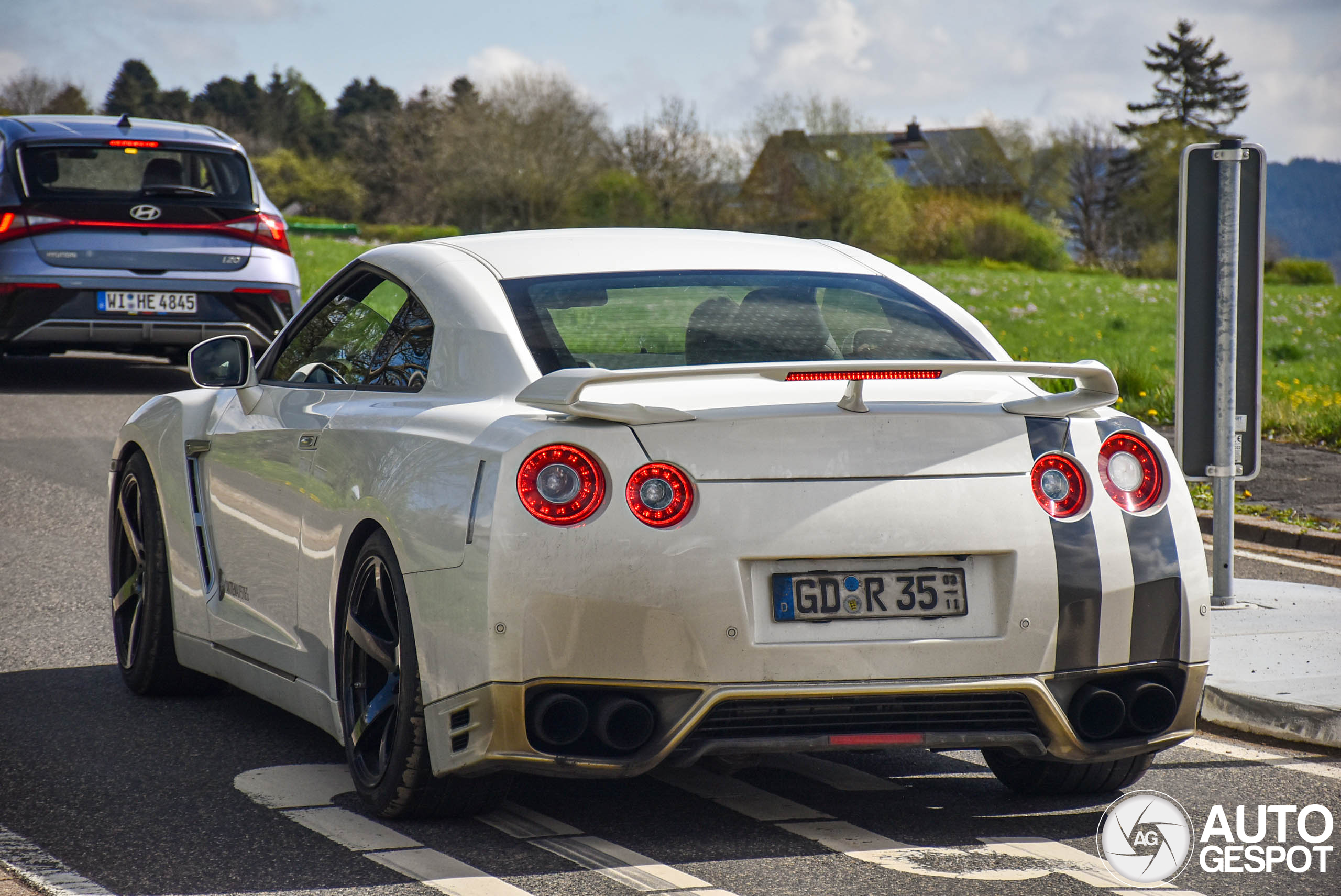 Nissan GT-R 2012