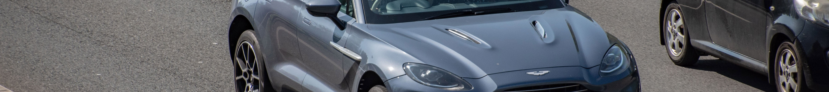 Aston Martin DBX