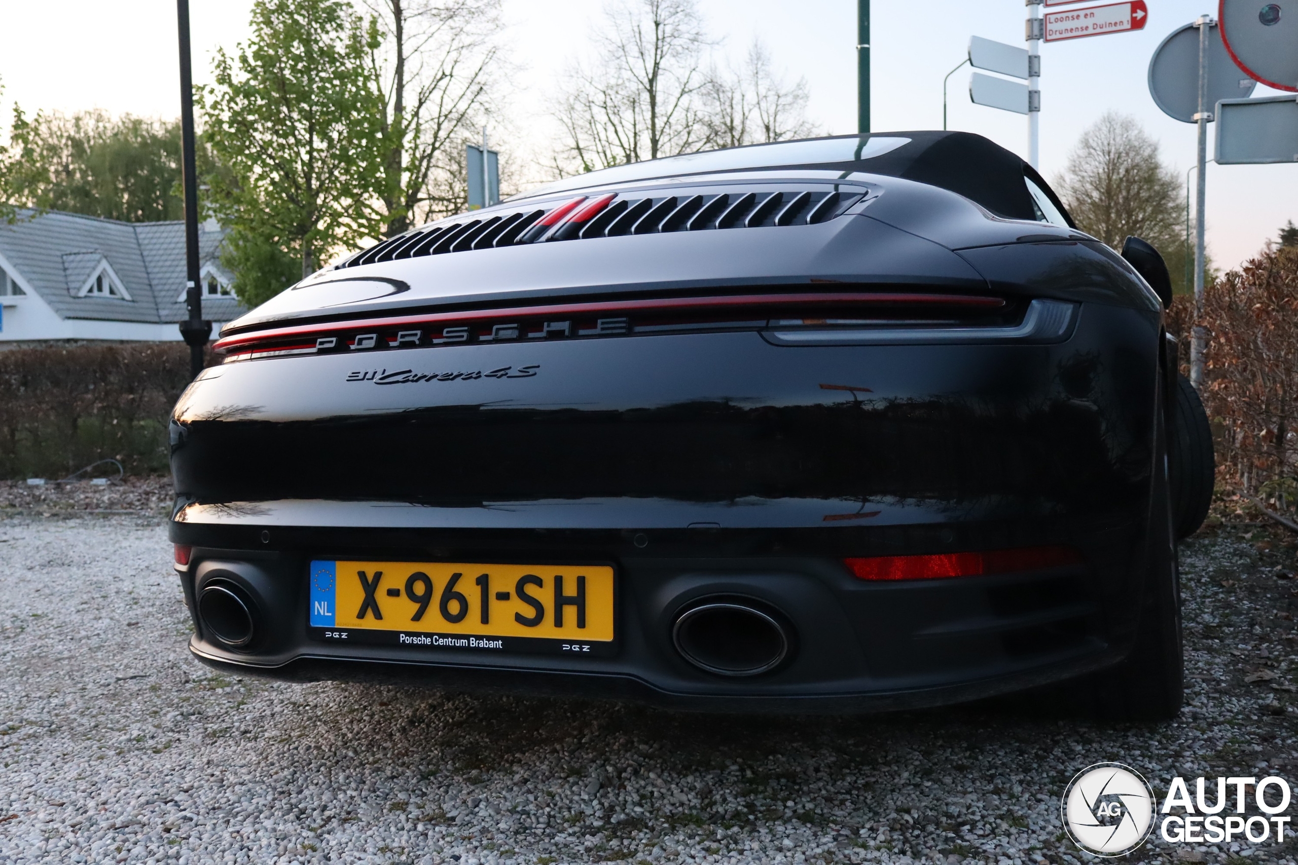 Porsche 992 Carrera 4S Cabriolet