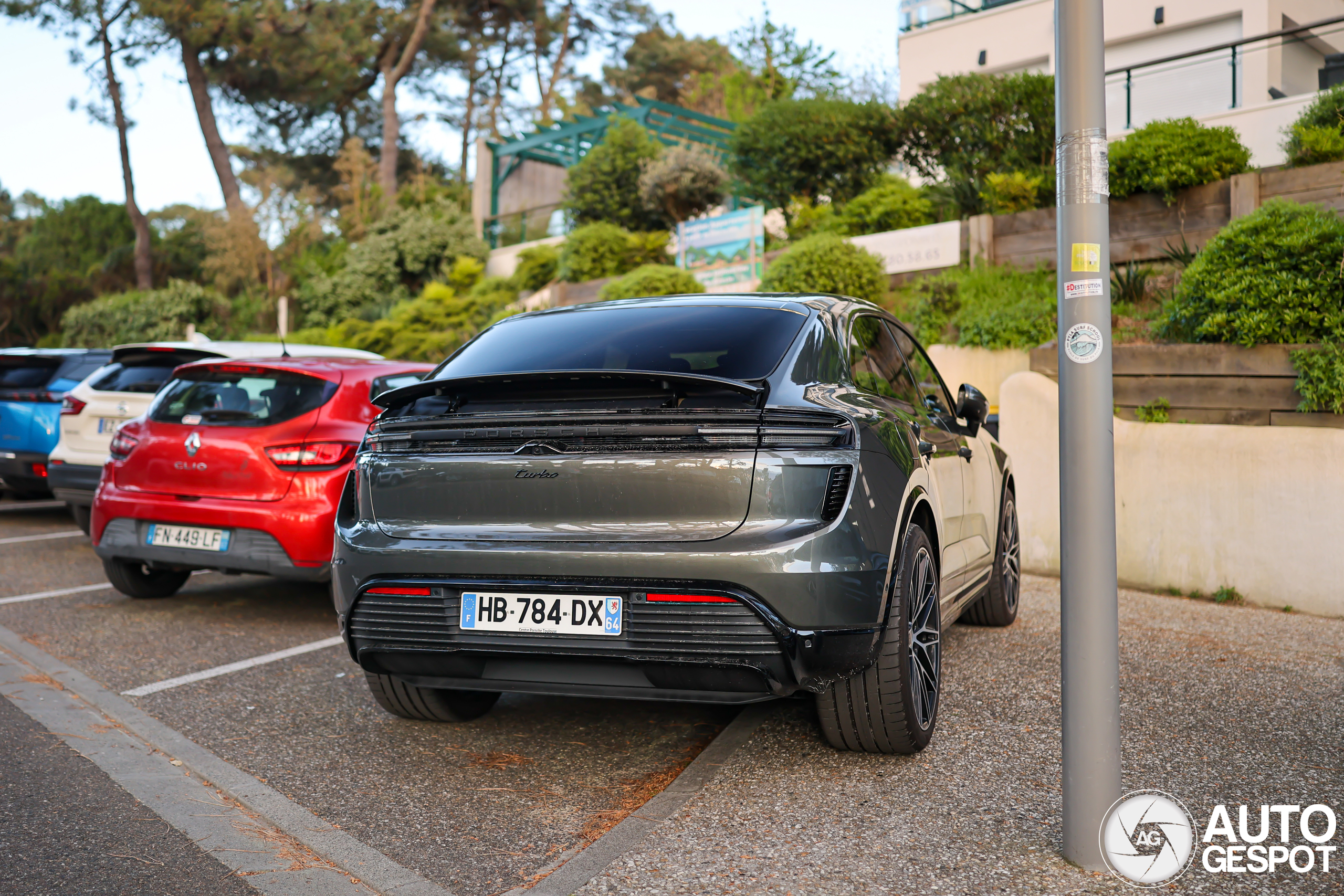 Porsche Macan EV Turbo