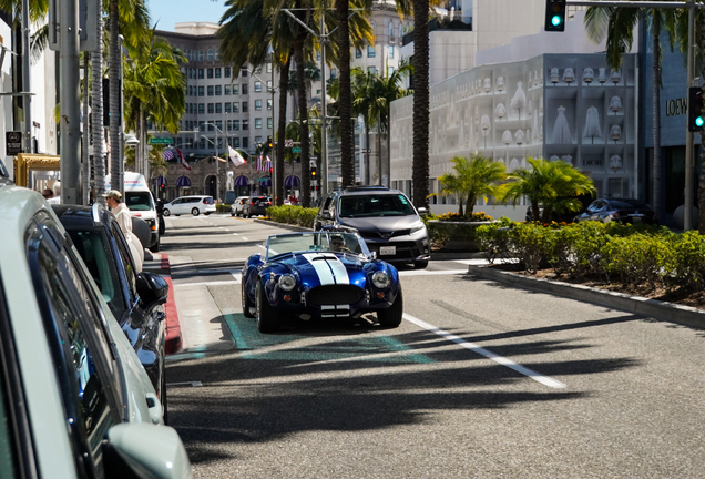 AC Cobra 427
