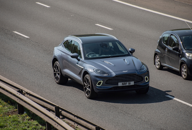 Aston Martin DBX
