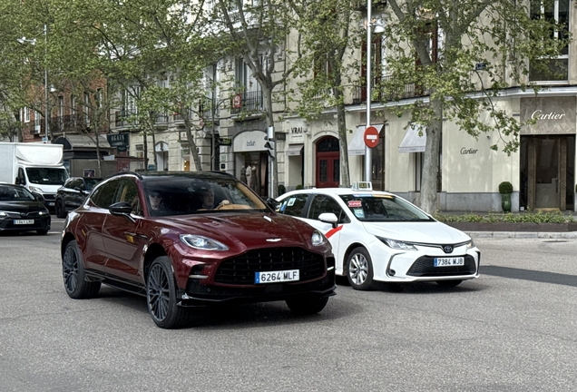 Aston Martin DBX707