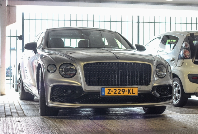 Bentley Flying Spur Hybrid S