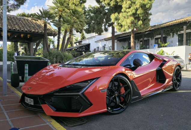 Lamborghini Revuelto