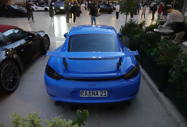 Porsche 718 Cayman GT4