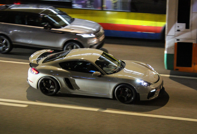Porsche 718 Cayman GT4