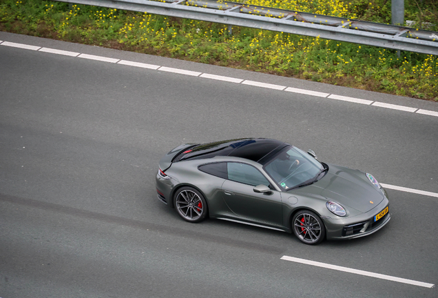 Porsche 992 Carrera 4S