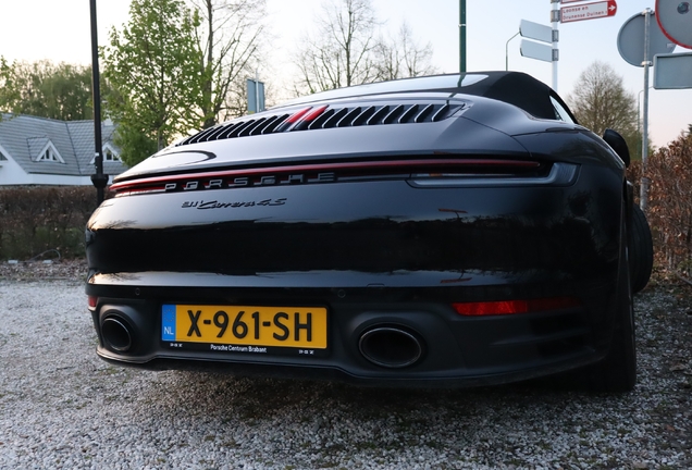 Porsche 992 Carrera 4S Cabriolet