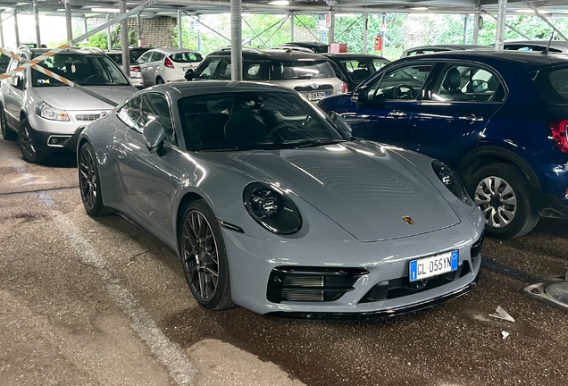 Porsche 992 Carrera 4S