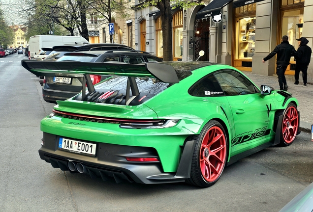 Porsche 992 GT3 RS Weissach Package
