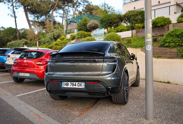 Porsche Macan EV Turbo