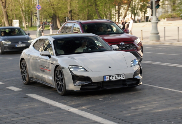 Porsche Taycan Turbo Cross Turismo MkII