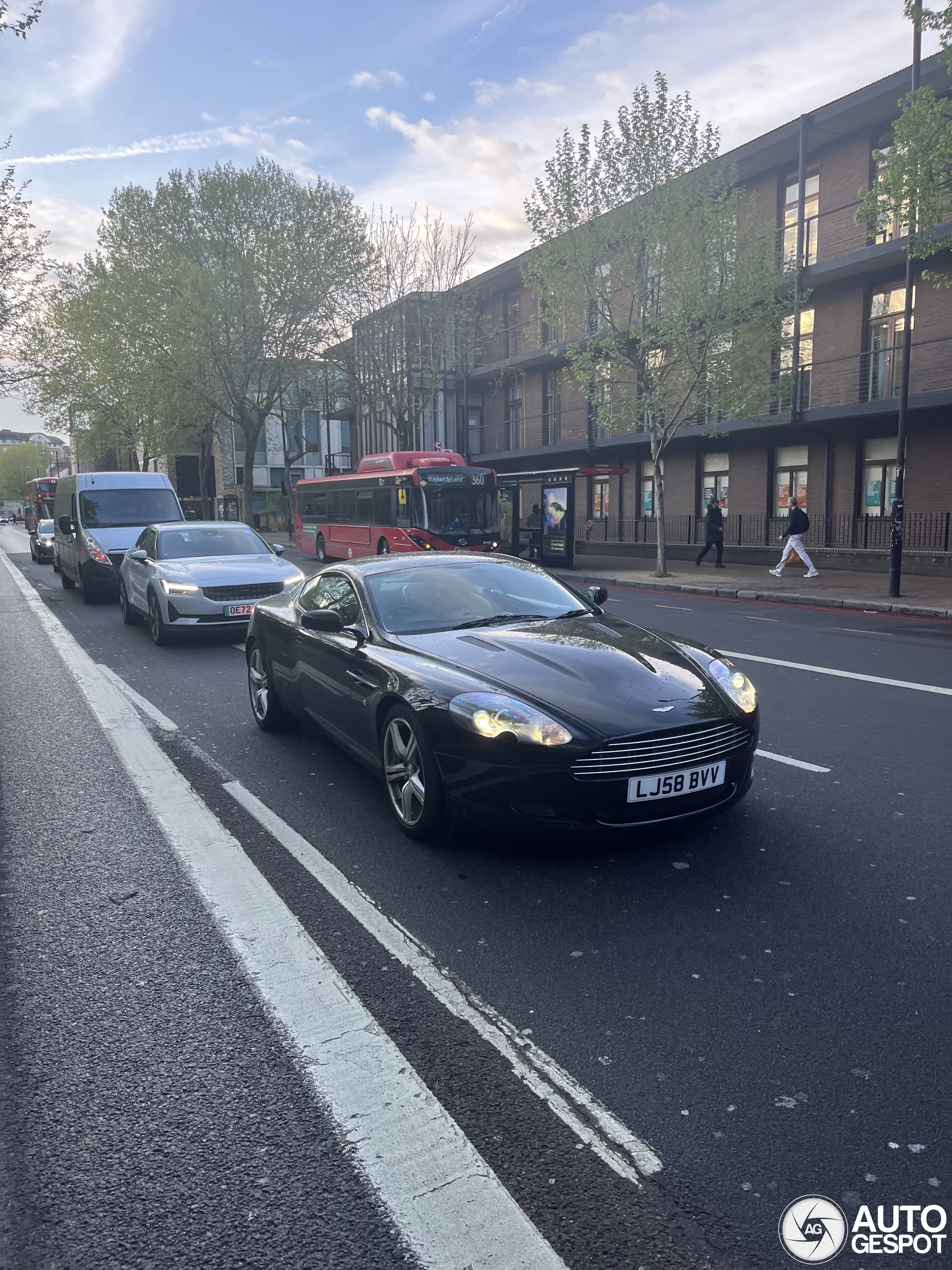 Aston Martin DB9