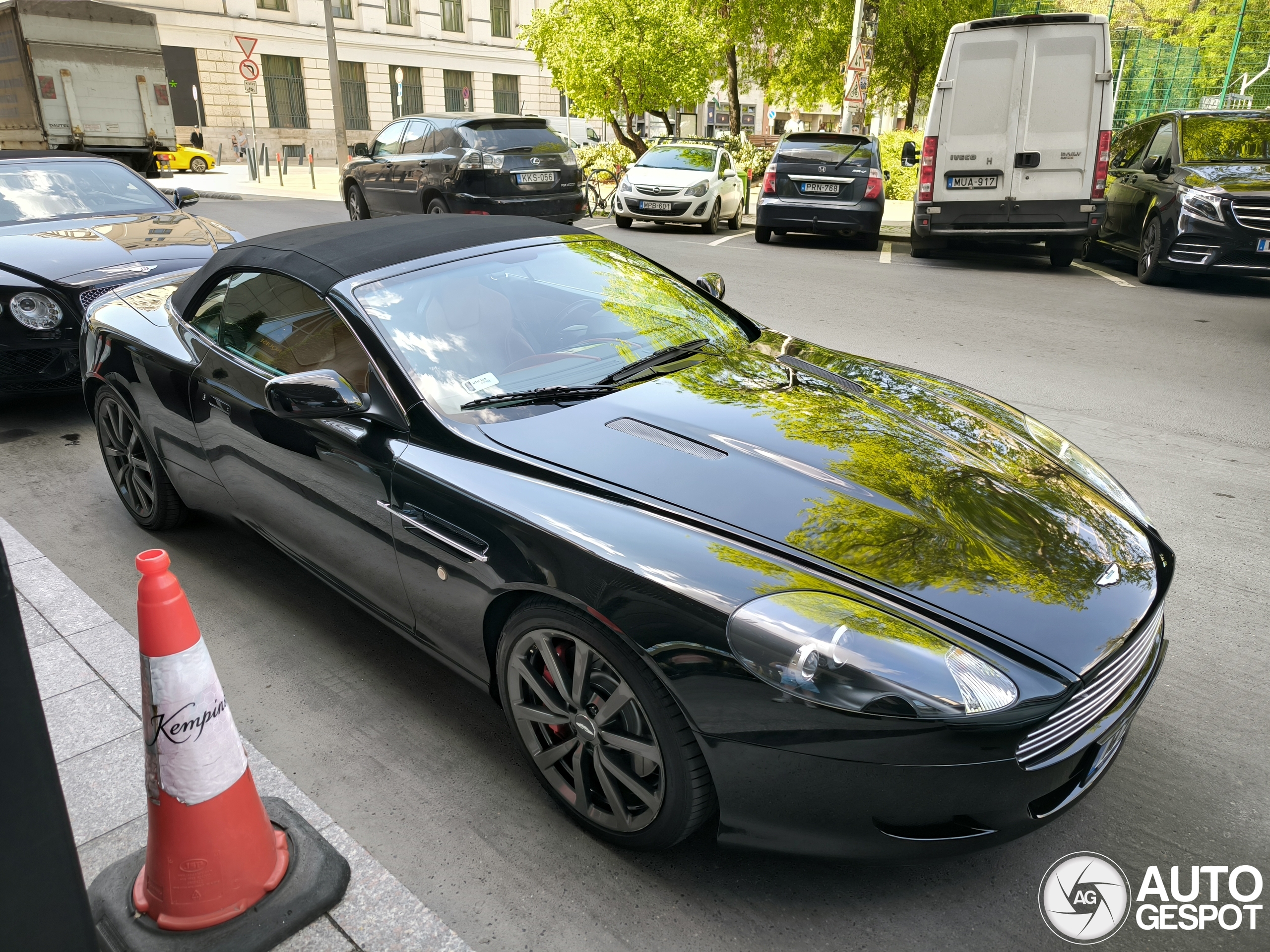 Aston Martin DB9 Volante
