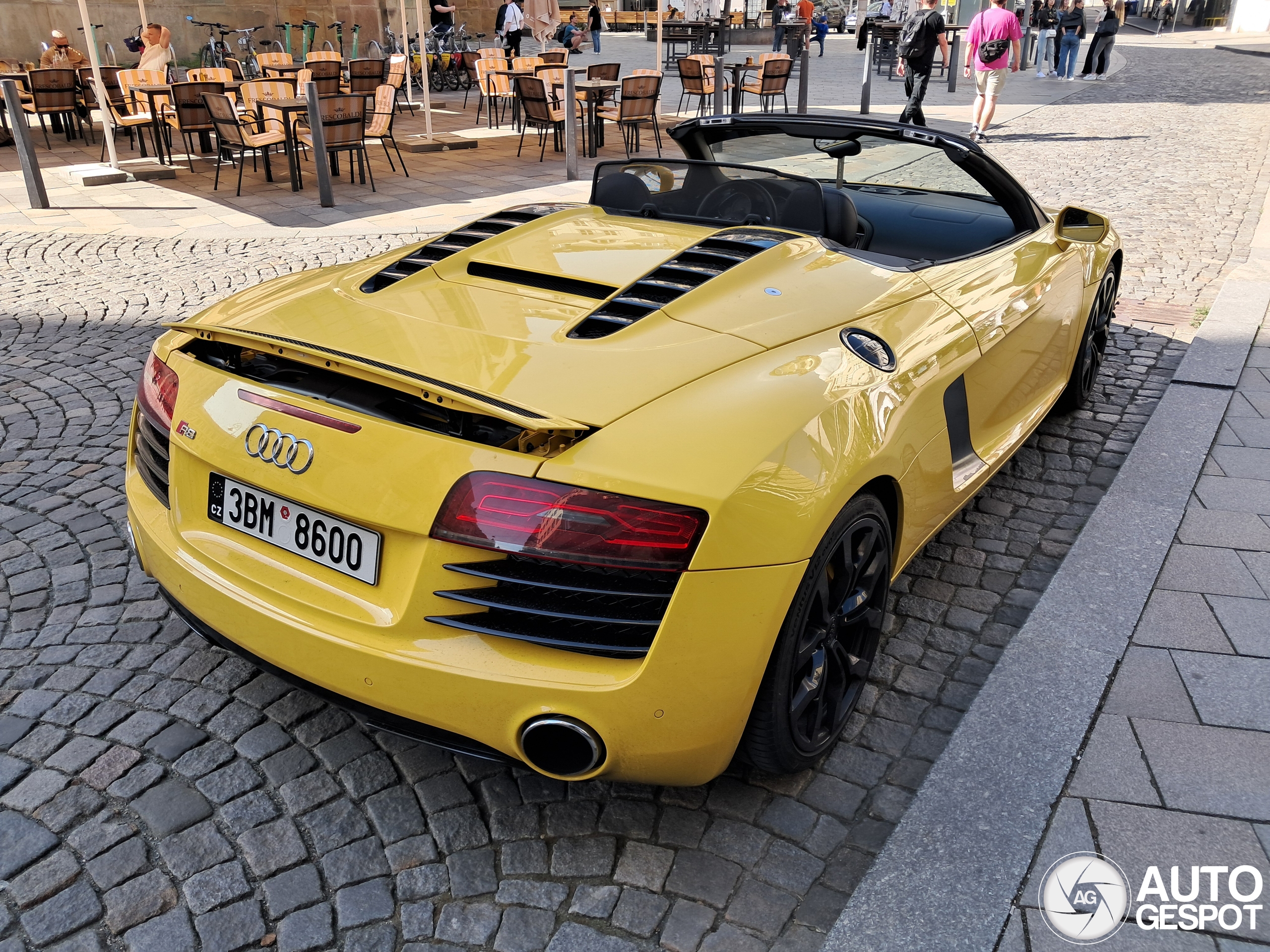 Audi R8 V10 Spyder 2013