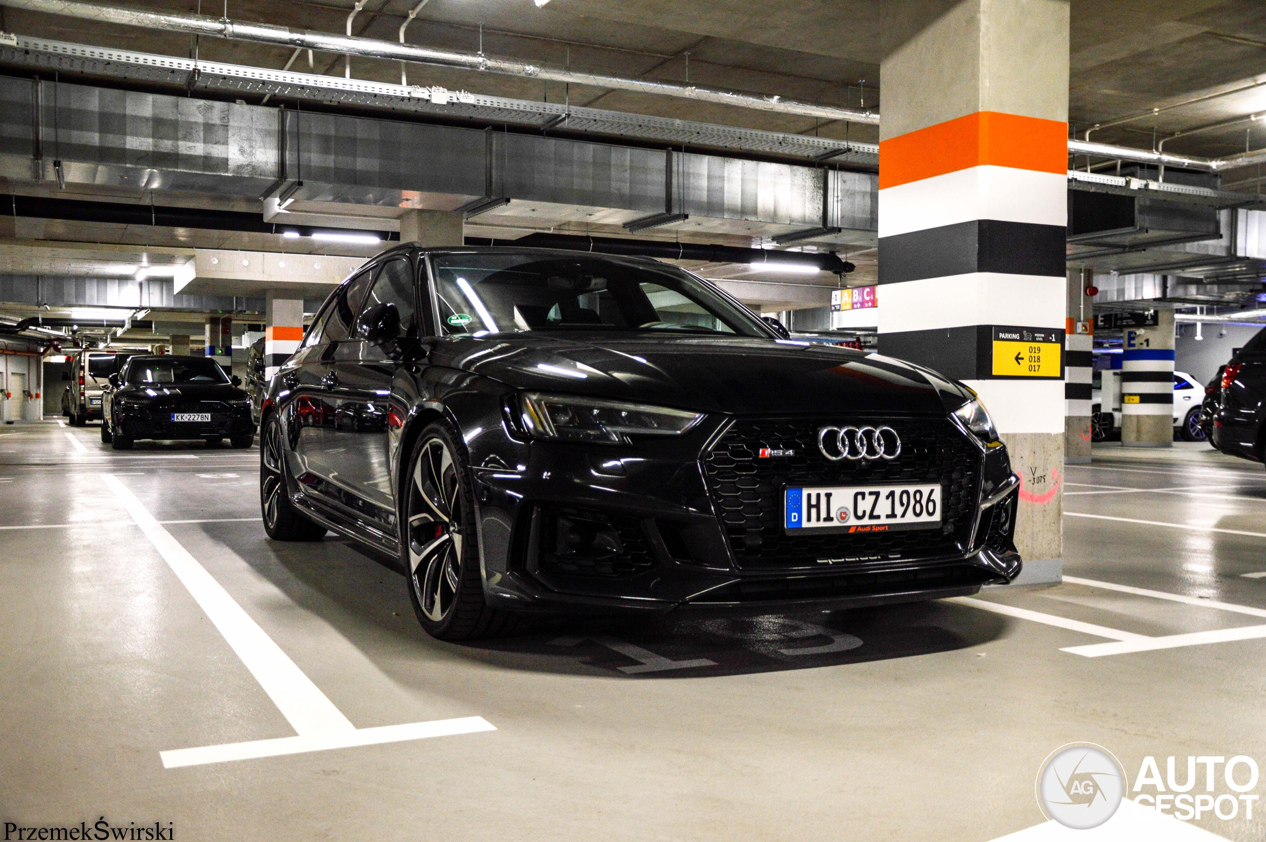 Audi RS4 Avant B9