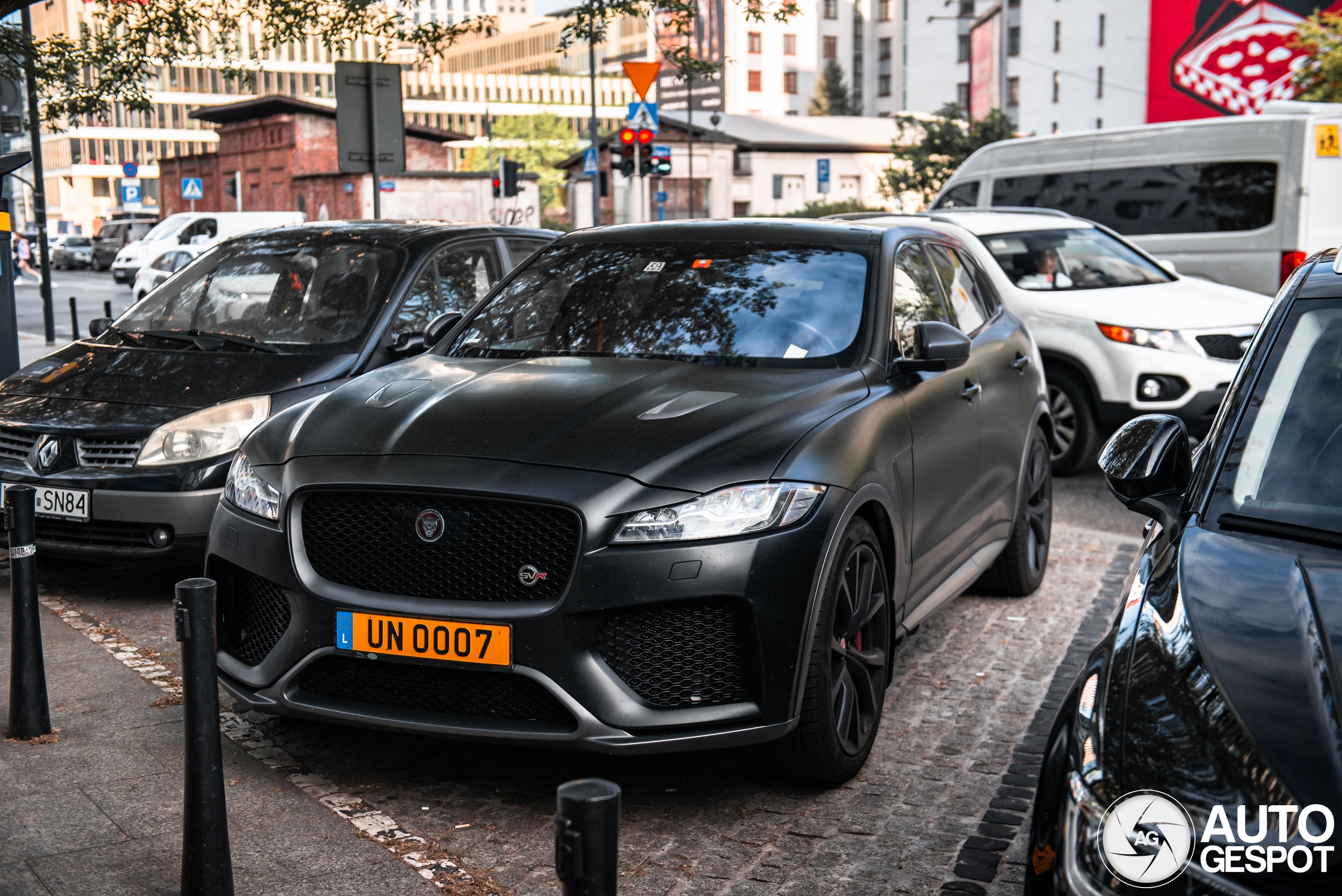 Jaguar F-PACE SVR