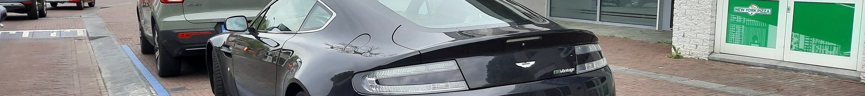 Aston Martin V8 Vantage N400