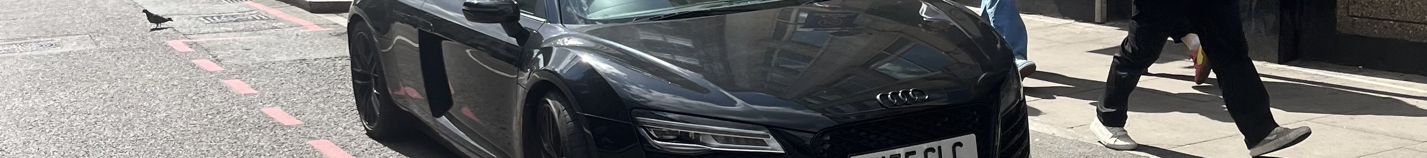 Audi R8 V10 2013
