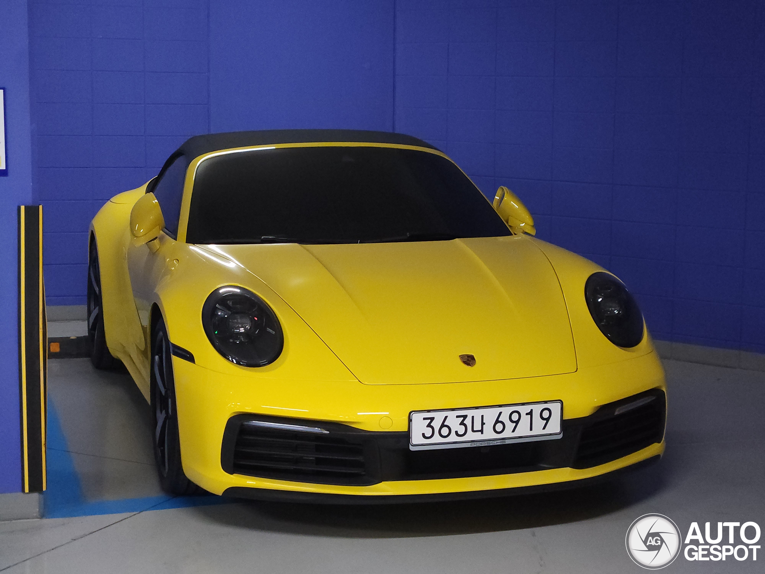 Porsche 992 Carrera 4S Cabriolet