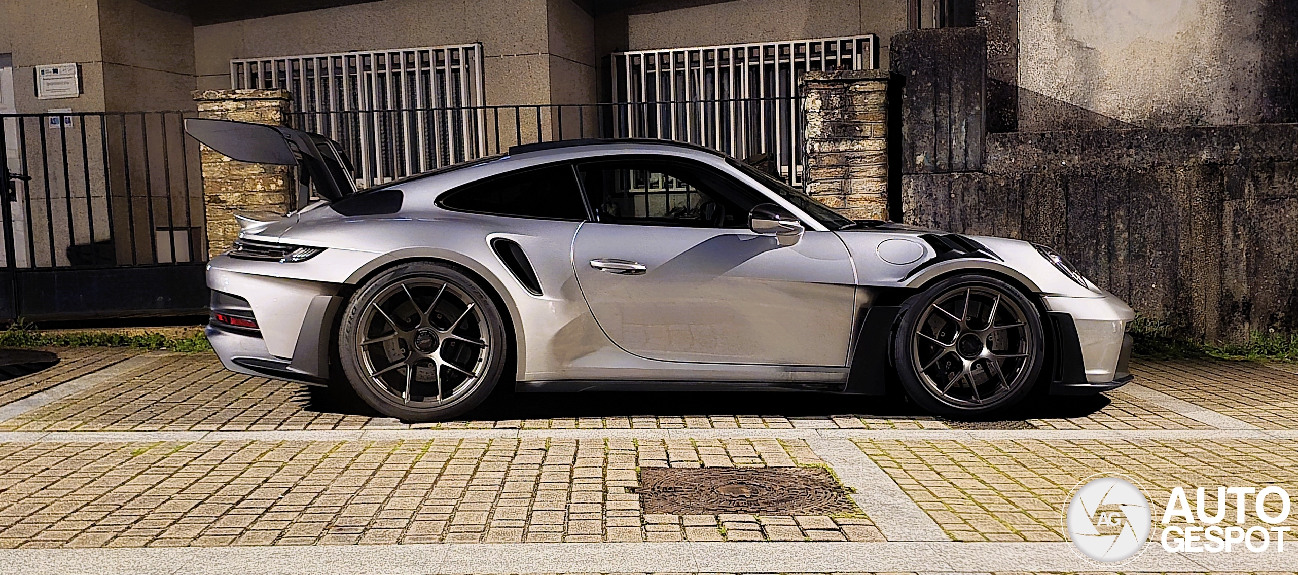 Porsche 992 GT3 RS Weissach Package