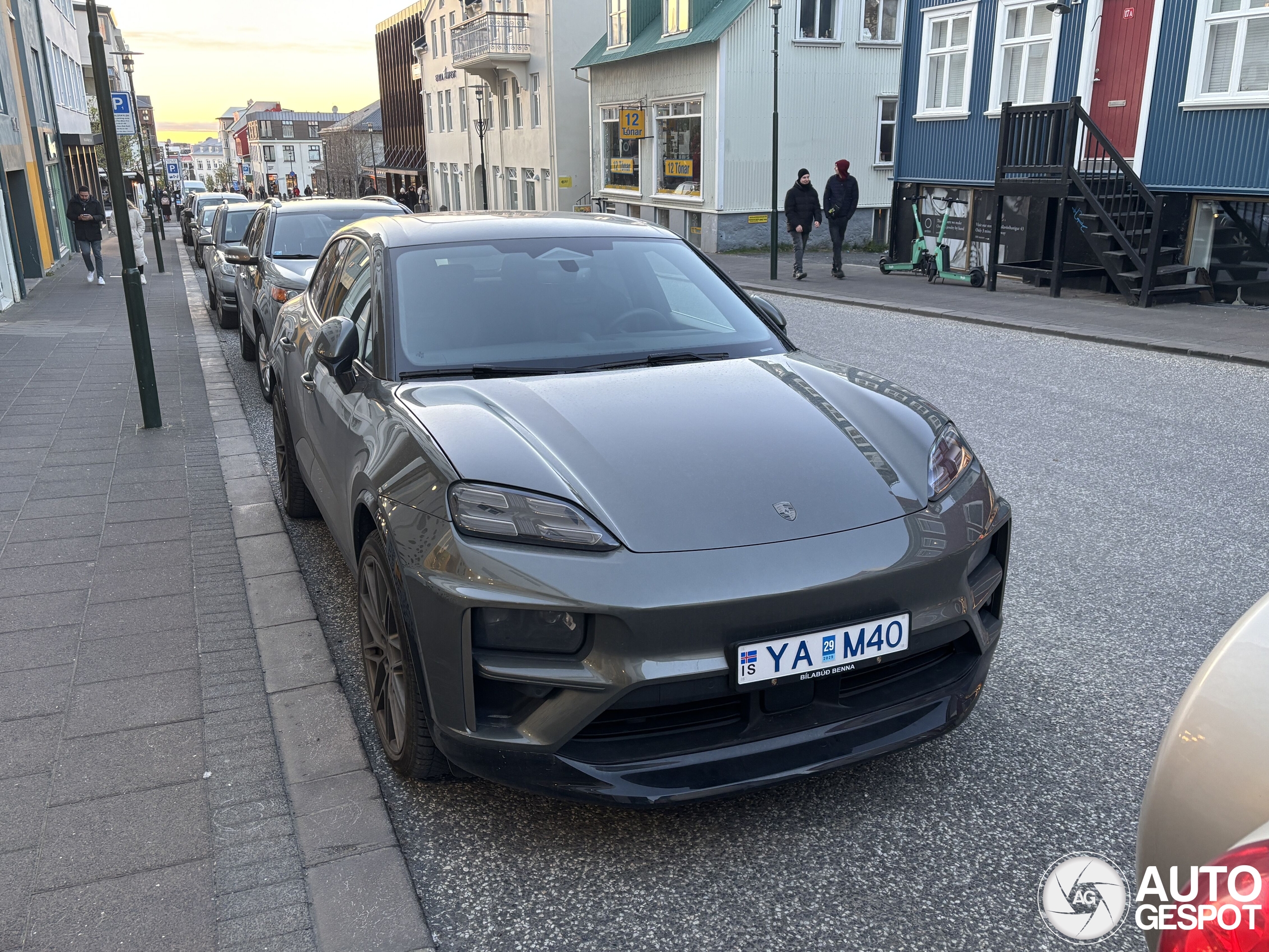 Porsche Macan EV Turbo