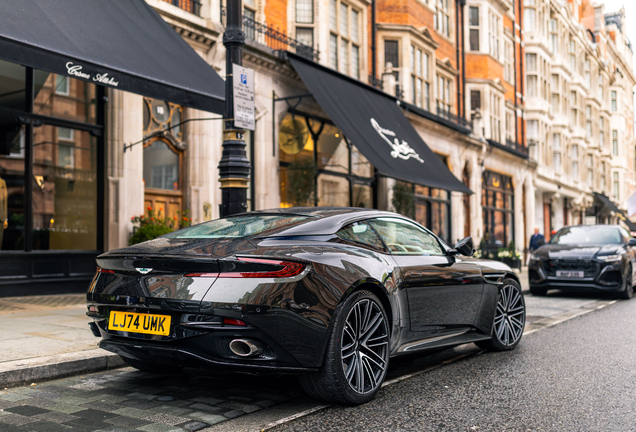 Aston Martin DB12