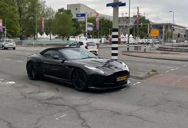 Aston Martin DB12 Volante