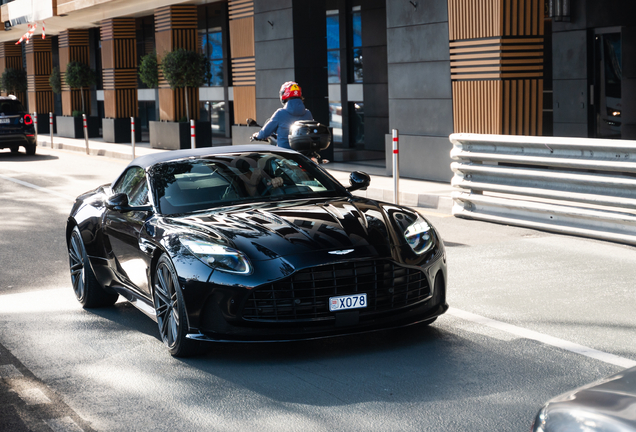 Aston Martin DB12 Volante