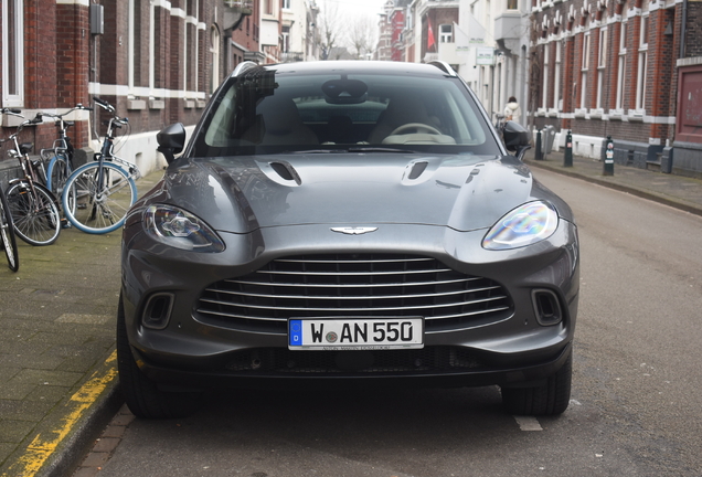Aston Martin DBX