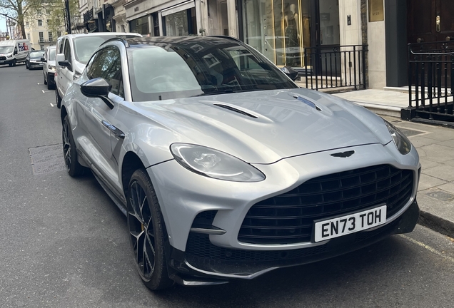 Aston Martin DBX707