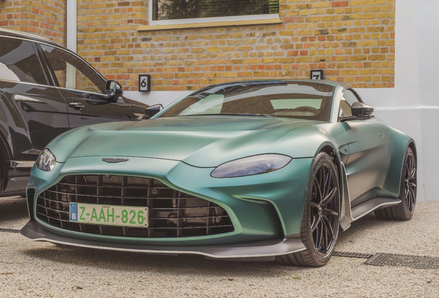 Aston Martin V12 Vantage Roadster 2023