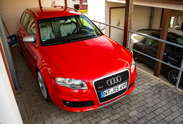 Audi RS4 Avant B7