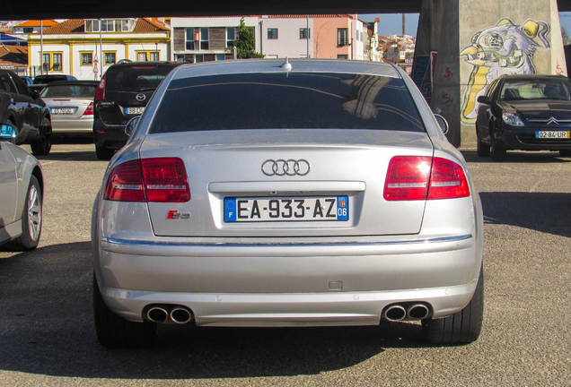 Audi S8 D3