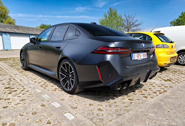 BMW M5 G90
