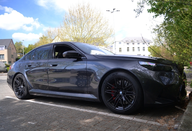 BMW M5 G90