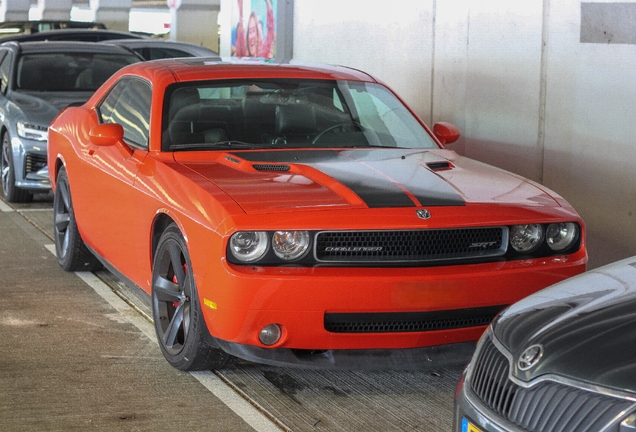 Dodge Challenger SRT-8