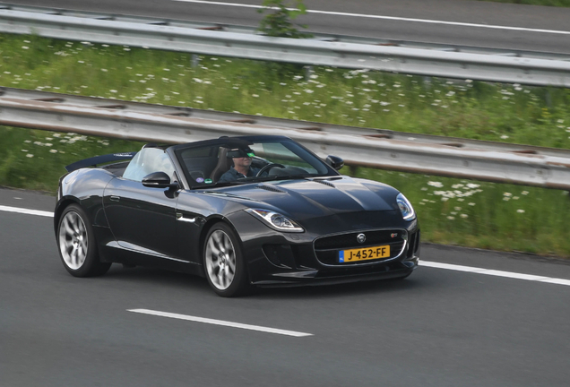 Jaguar F-TYPE S Convertible