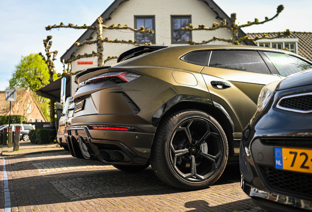 Lamborghini Urus 1016 Industries