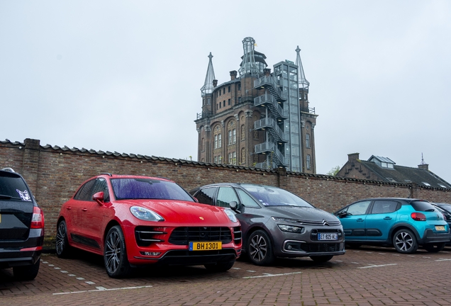 Porsche 95B Macan Turbo