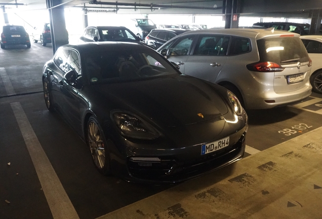 Porsche 971 Panamera GTS Sport Turismo