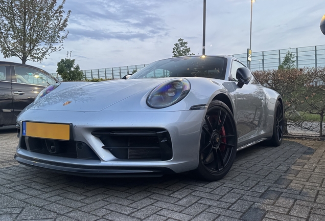 Porsche 992 Carrera 4 GTS